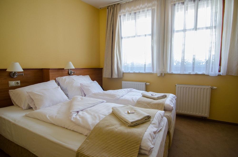 Hotel Civitas Σόπρον Εξωτερικό φωτογραφία